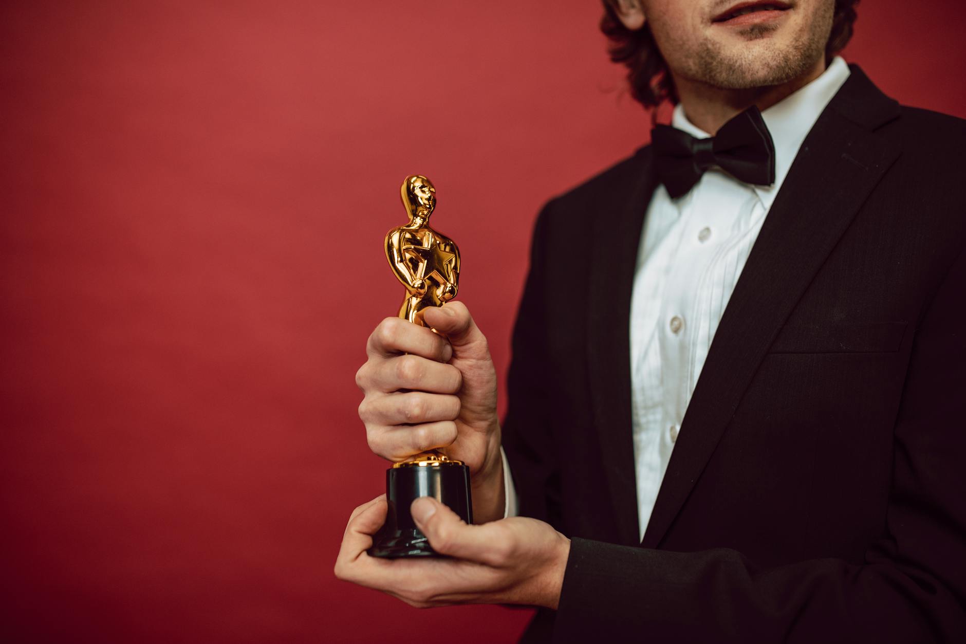 Elegante Musik-Award-Zeremonie mit Bühne und Publikum