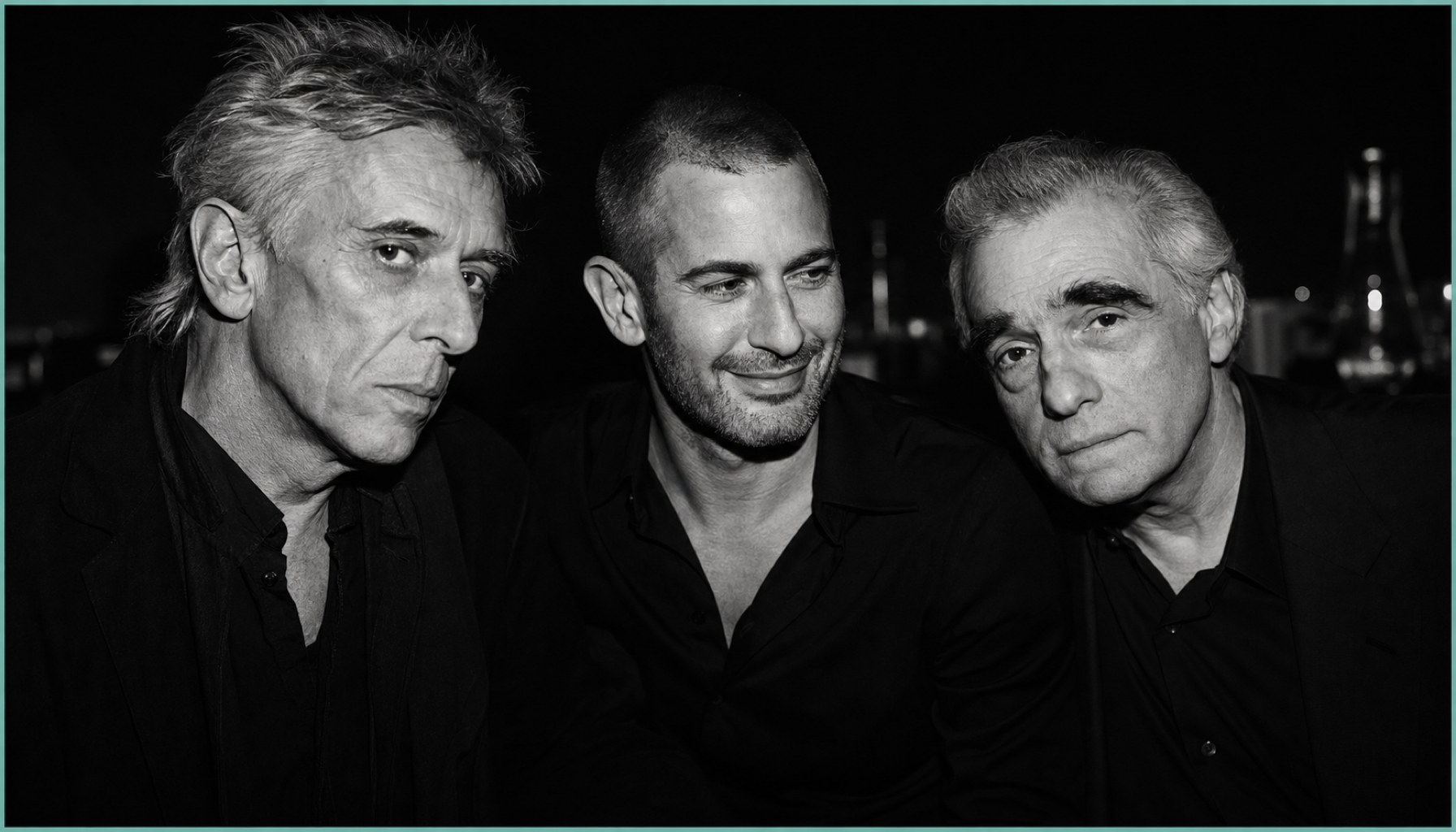 Drei ikonische Gesichter - John Cale, Marc Jacobs und Martin Scorsese - auf dem Cover von Charlis Album 'Music, Fashion, Film', fotografiert von Aidan Zamiri.
